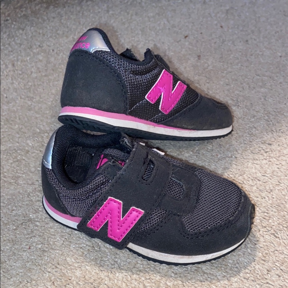 New Balance Black and Pink Retro Sneakers